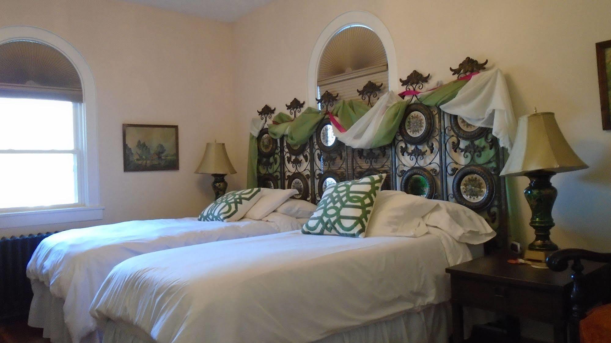 Connellsville Bed And Breakfast ภายนอก รูปภาพ
