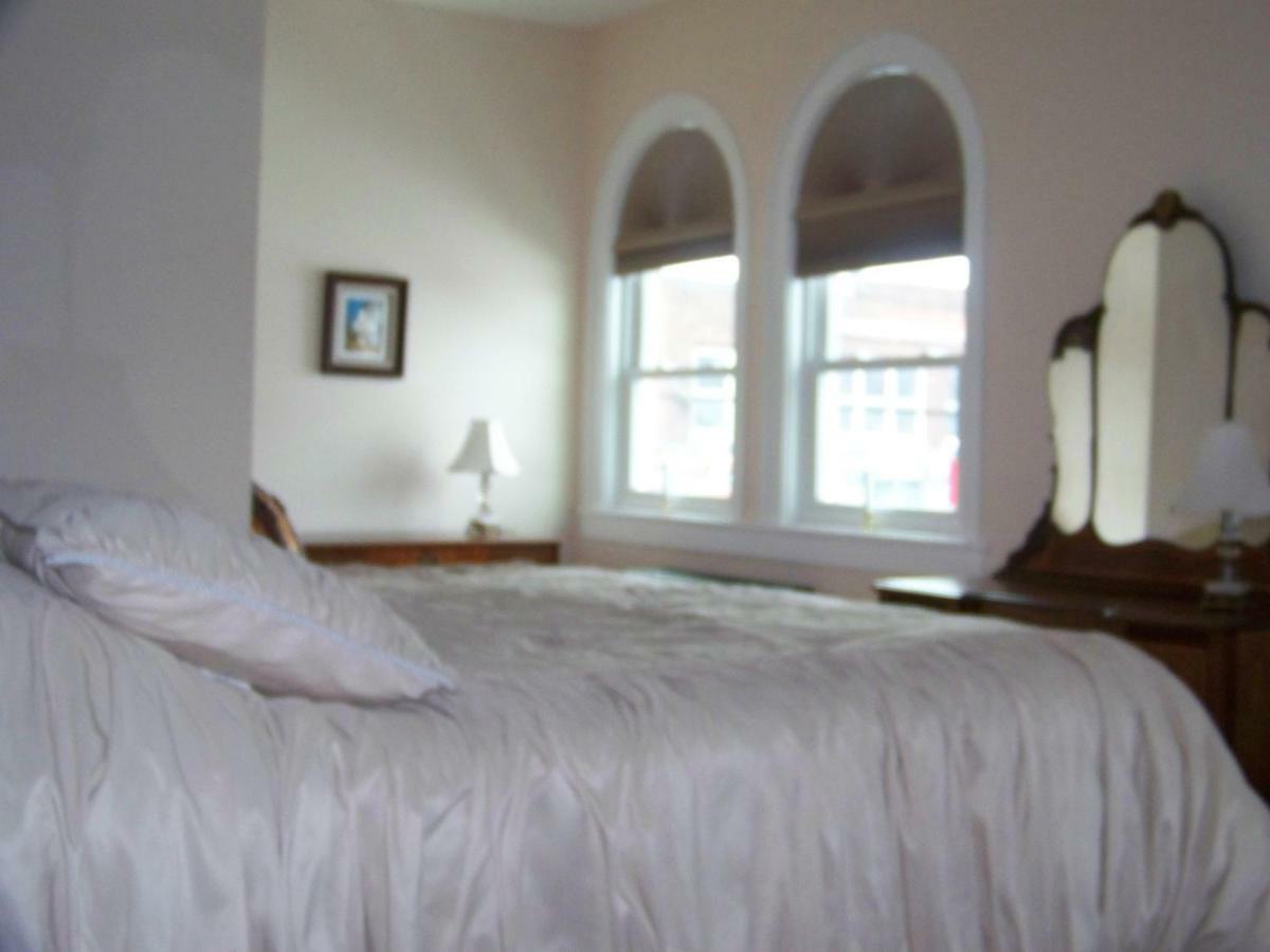 Connellsville Bed And Breakfast ภายนอก รูปภาพ